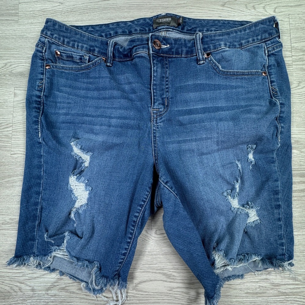 Torrid Womens Distressed Frayed Hem Denim Jean Shorts Blue Plus Size 20